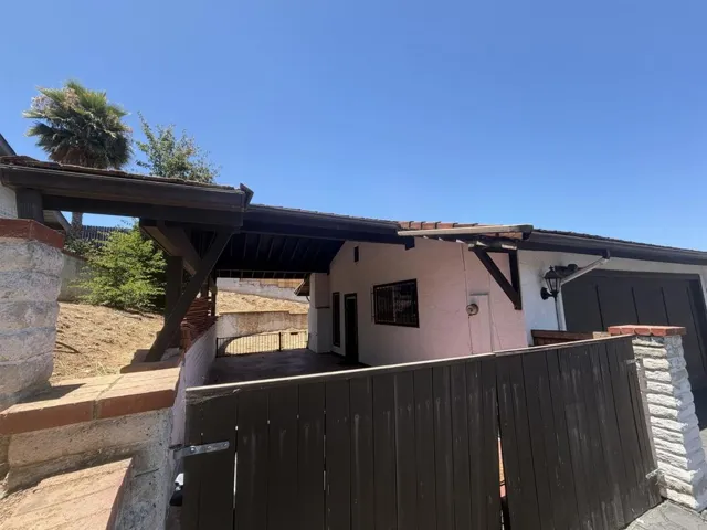 915 Moody Drive, Escondido, California 92027