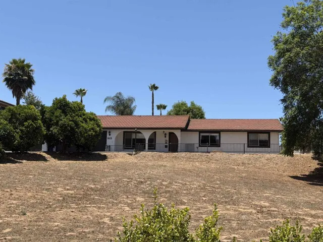 915 Moody Drive, Escondido, California 92027