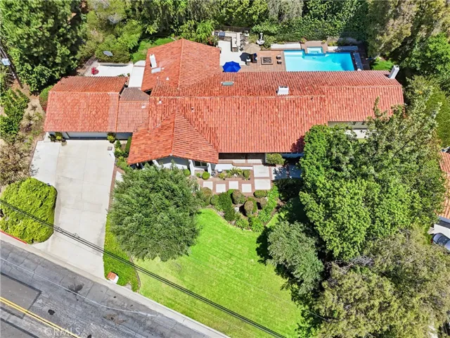 Custom Home In Raymond Hills