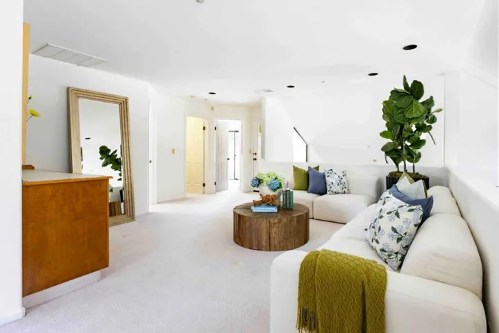 1590 Goldfinch Way, Sunnyvale, California 94087
