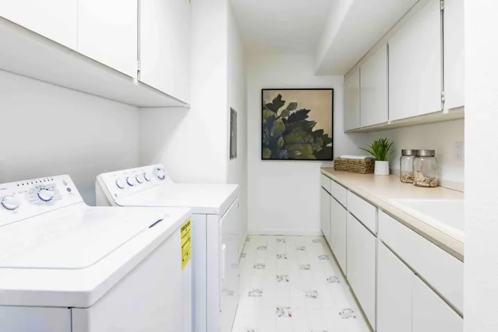 1590 Goldfinch Way, Sunnyvale, California 94087