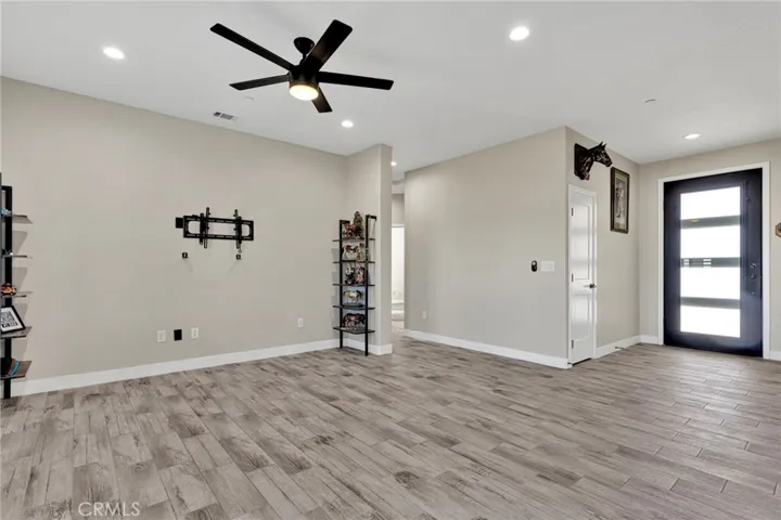 9831 Buttemere, Phelan, California 92371