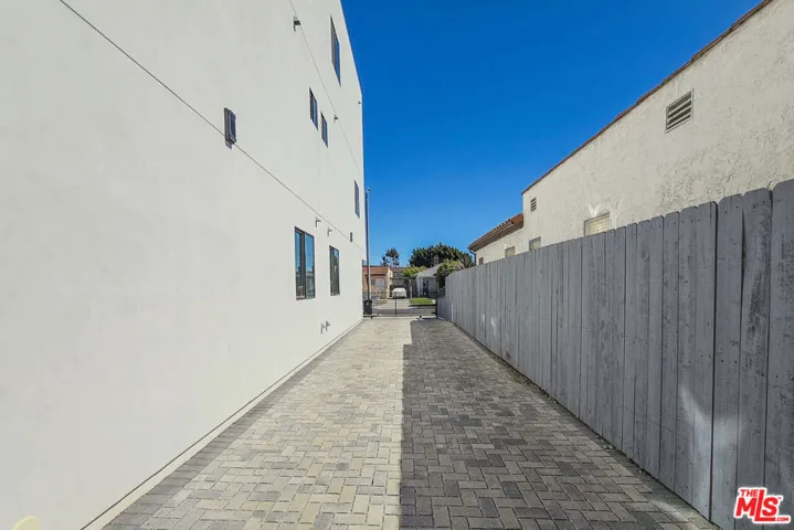 1921 Carmona Avenue, Los Angeles, California 90016