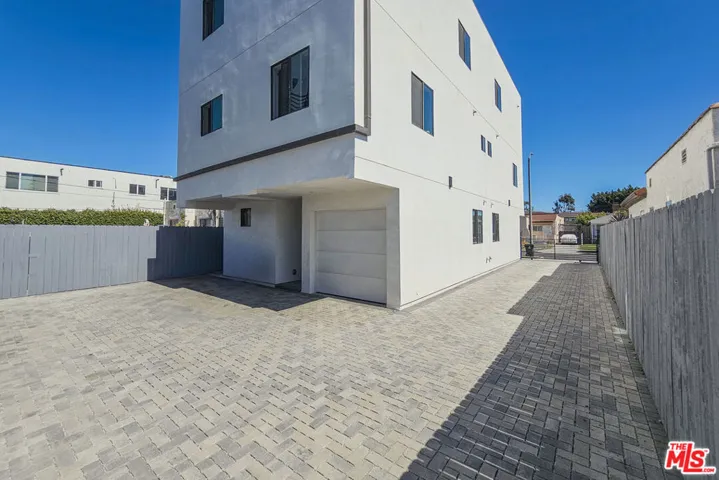 1921 Carmona Avenue, Los Angeles, California 90016