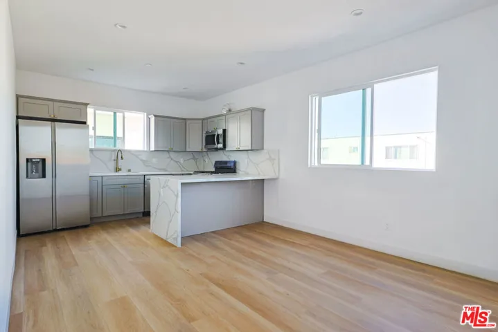 1921 Carmona Avenue, Los Angeles, California 90016