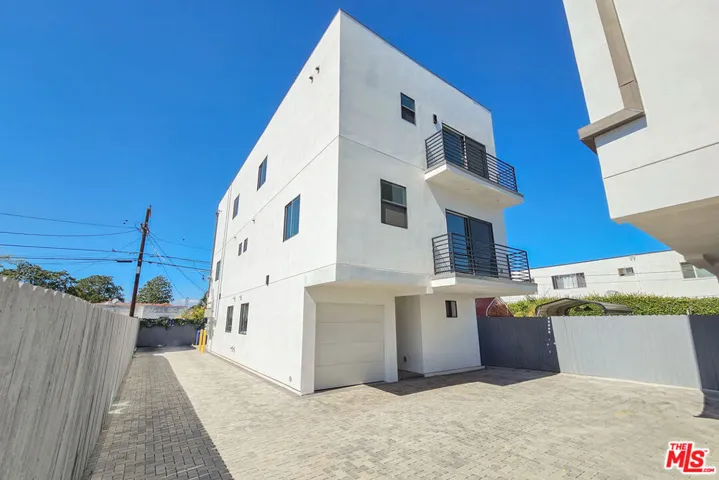 1921 Carmona Avenue, Los Angeles, California 90016