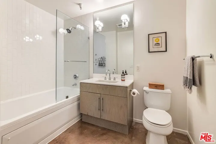 530 Molino Street 213, Los Angeles, California 90013
