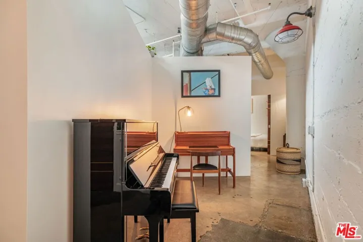 530 Molino Street 213, Los Angeles, California 90013