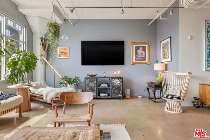 530 Molino Street 213, Los Angeles, California 90013