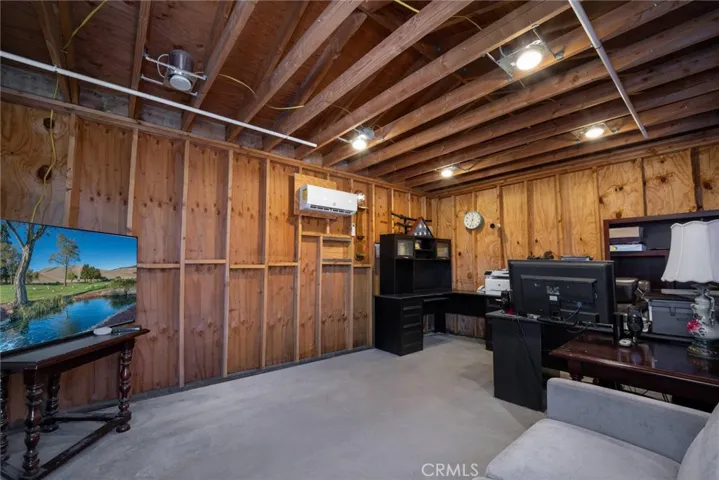 Inside the auxiliary building. Perfect for many options.