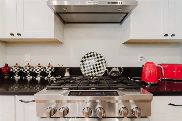 6638 Blucher Avenue, Van Nuys, California 91406