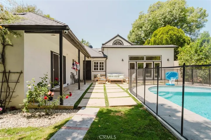 6638 Blucher Avenue, Van Nuys, California 91406