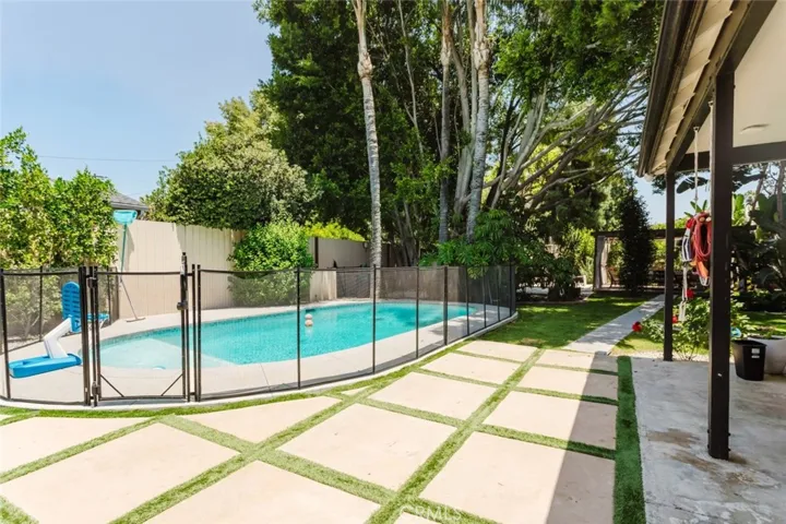 6638 Blucher Avenue, Van Nuys, California 91406