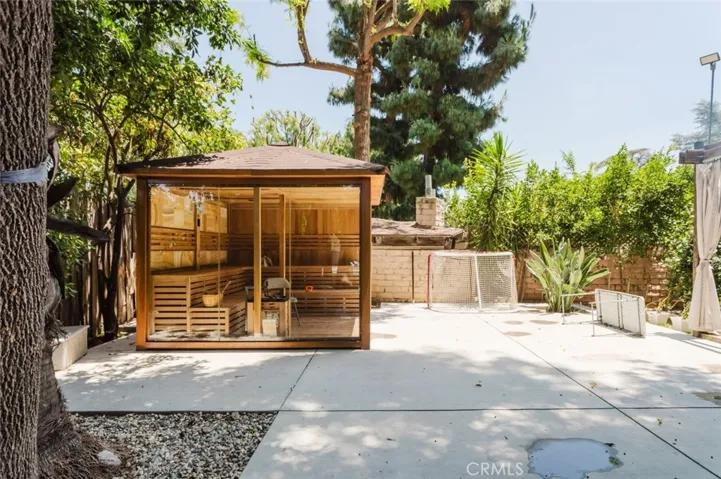 6638 Blucher Avenue, Van Nuys, California 91406