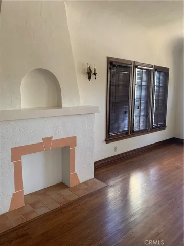 #2 Mock​​‌​​​​‌​​‌‌​​‌​​​‌‌​​​‌​​‌‌​​‌‌​​‌‌​​​​ Fireplace