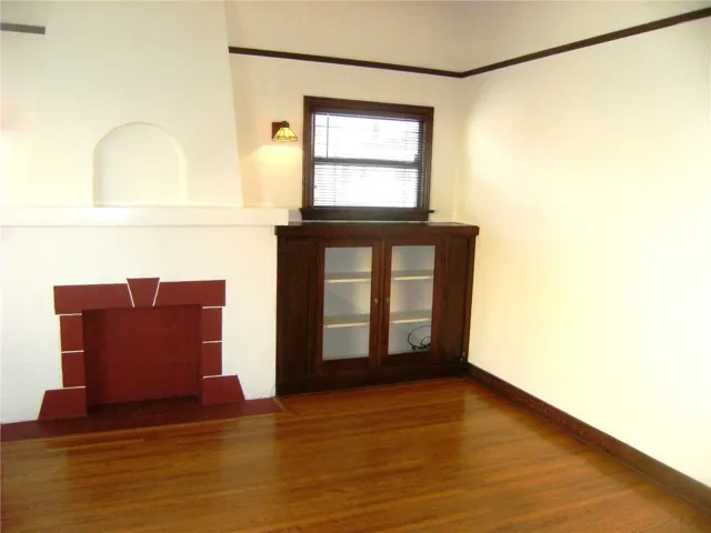 845 Living Room