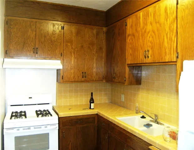 845 Kitchen