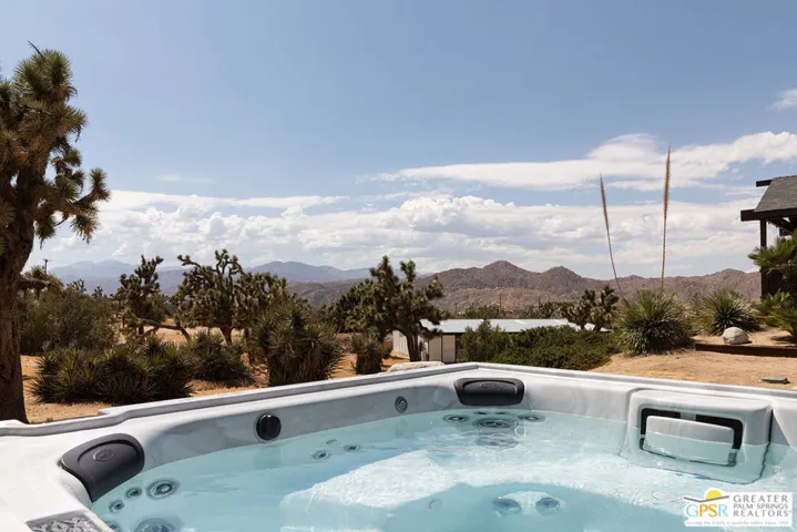 55070 Hoopa Trail, Yucca Valley, California 92284