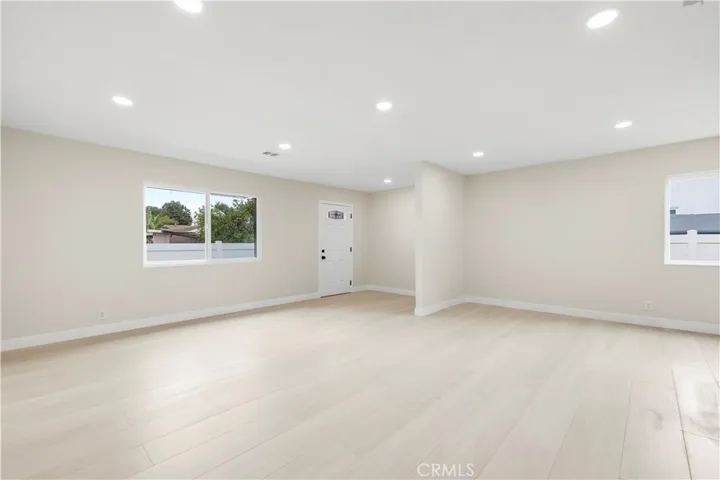 7108 Quakertown Avenue, Winnetka, California 91306