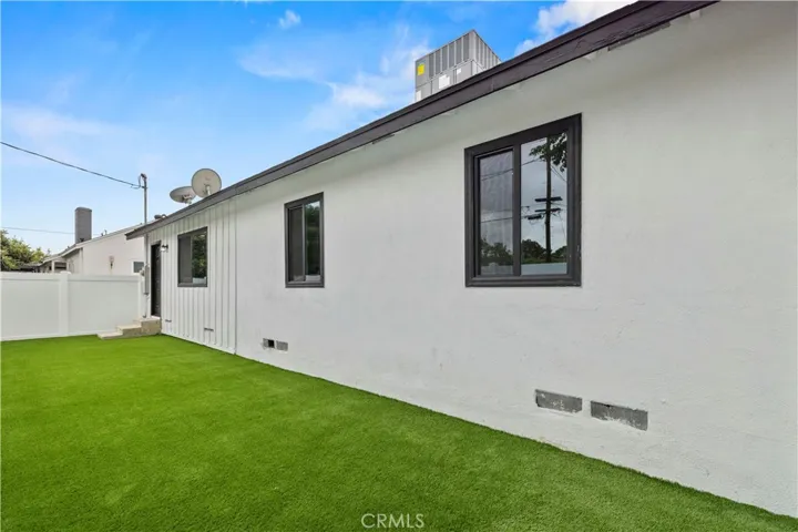 7108 Quakertown Avenue, Winnetka, California 91306