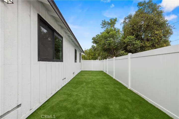 7108 Quakertown Avenue, Winnetka, California 91306