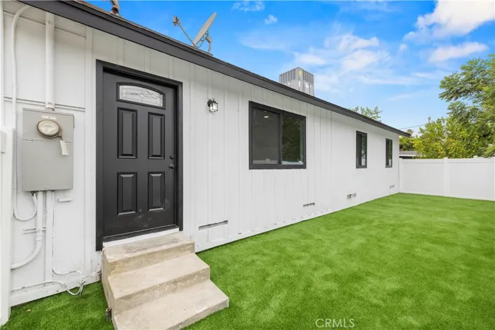 7108 Quakertown Avenue, Winnetka, California 91306