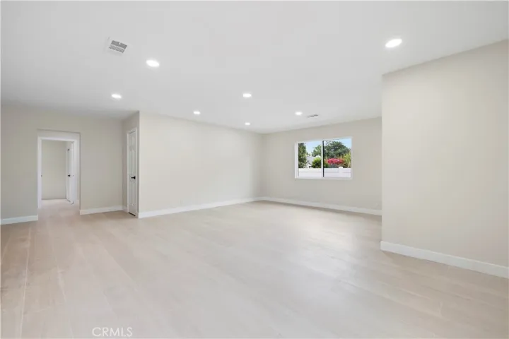 7108 Quakertown Avenue, Winnetka, California 91306