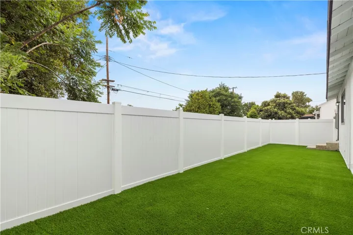 7108 Quakertown Avenue, Winnetka, California 91306