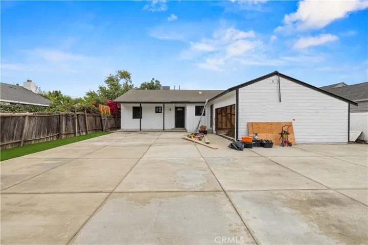 7108 Quakertown Avenue, Winnetka, California 91306