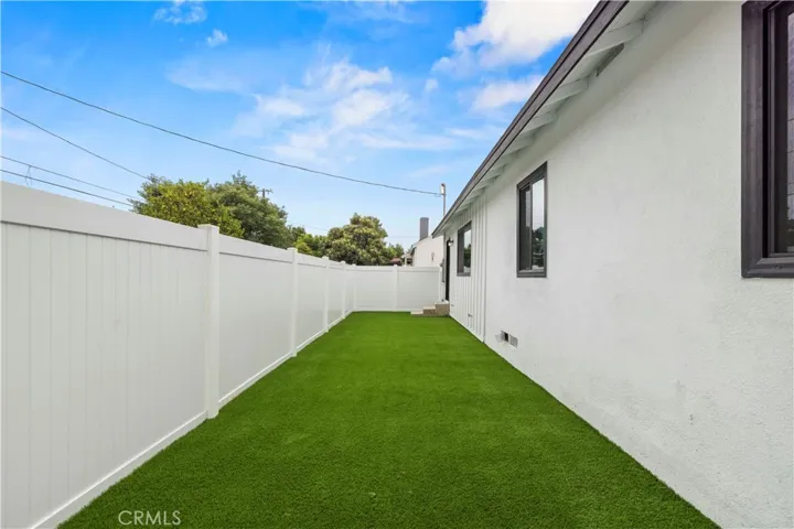 7108 Quakertown Avenue, Winnetka, California 91306