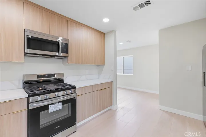 7108 Quakertown Avenue, Winnetka, California 91306
