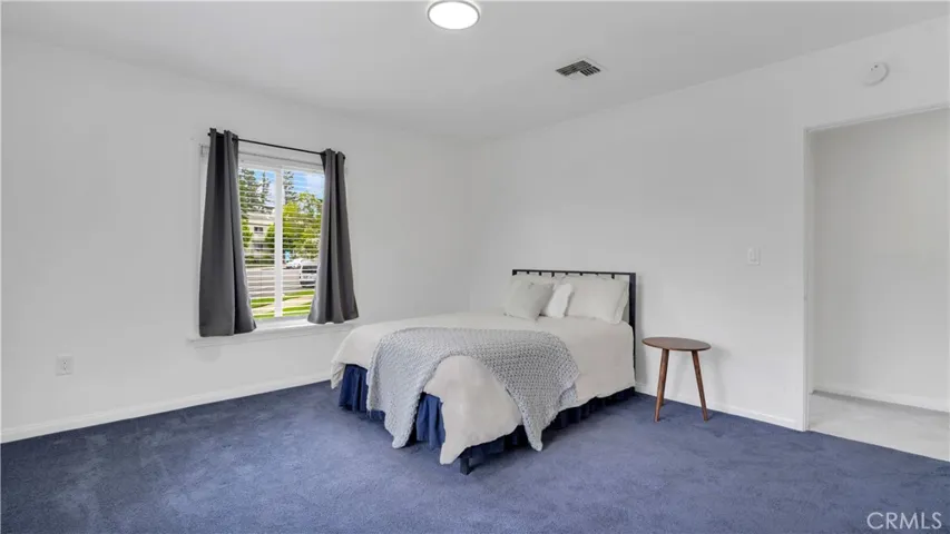 10207 Camarillo Street, Toluca Lake, California 91602