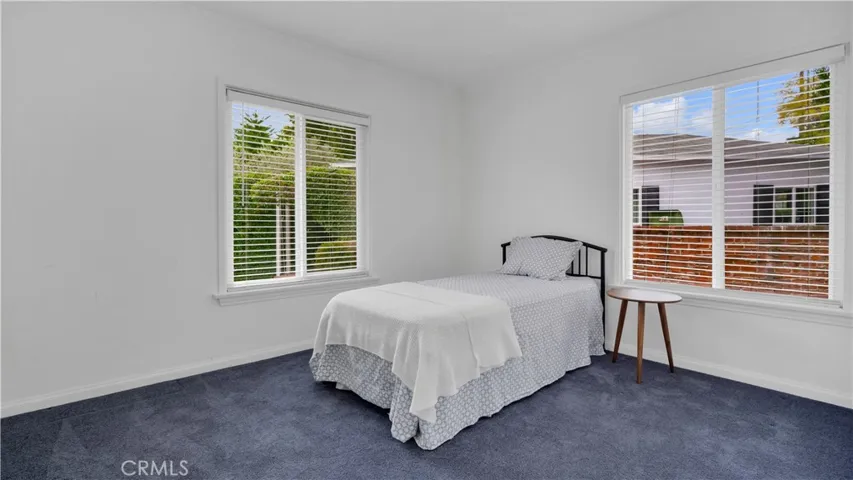 10207 Camarillo Street, Toluca Lake, California 91602