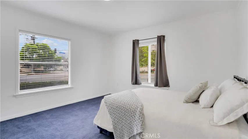 10207 Camarillo Street, Toluca Lake, California 91602