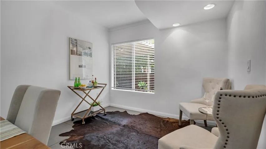10207 Camarillo Street, Toluca Lake, California 91602