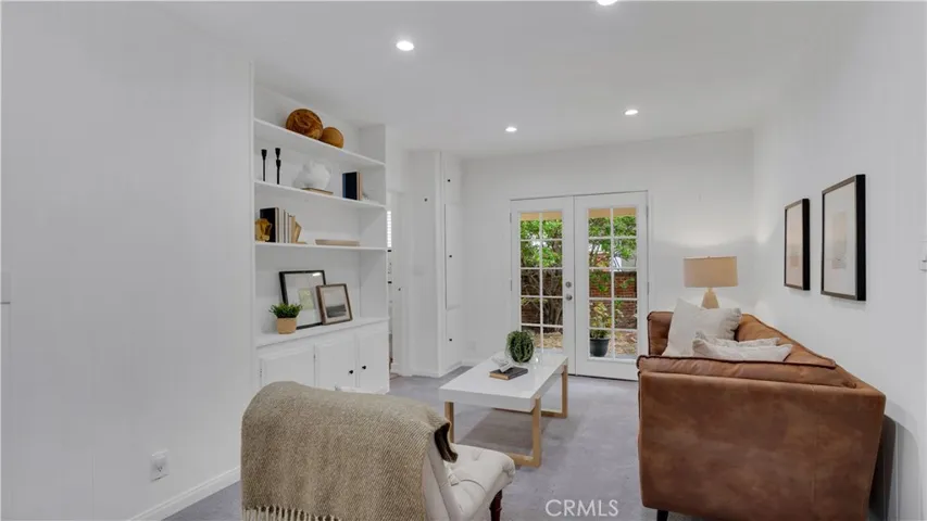 10207 Camarillo Street, Toluca Lake, California 91602
