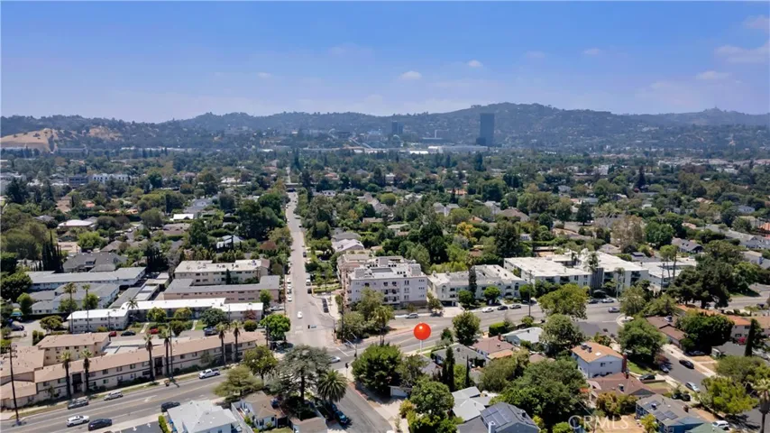 10207 Camarillo Street, Toluca Lake, California 91602