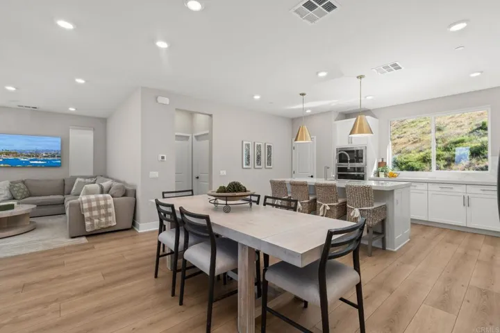 15431 Van Lodensteyn Way, San Diego, California 92127