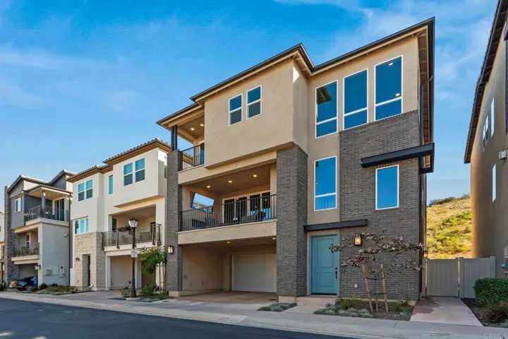 15431 Van Lodensteyn Way, San Diego, California 92127