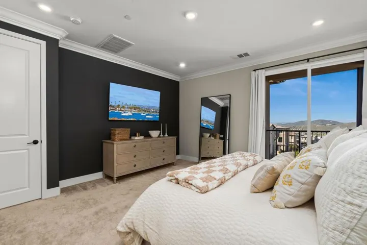15431 Van Lodensteyn Way, San Diego, California 92127