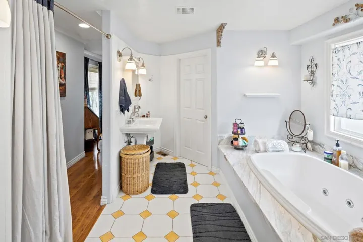 649 I, Coronado, California 92118