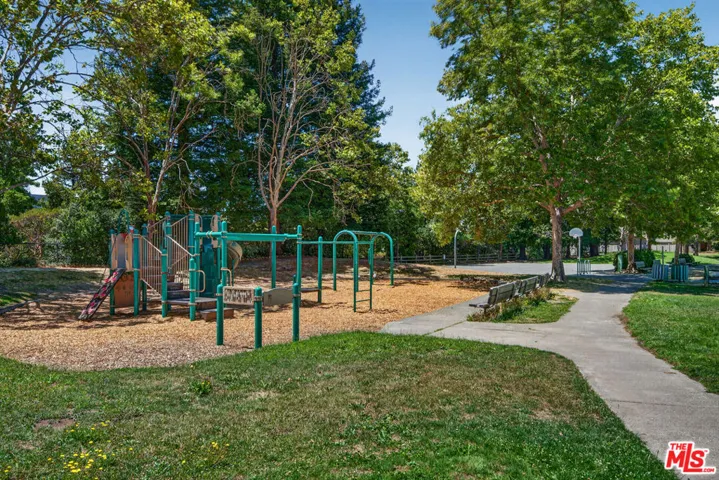 930 Bartlett Place, Windsor, California 95492