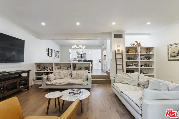 648 Wilcox Avenue, Los Angeles, California 90004