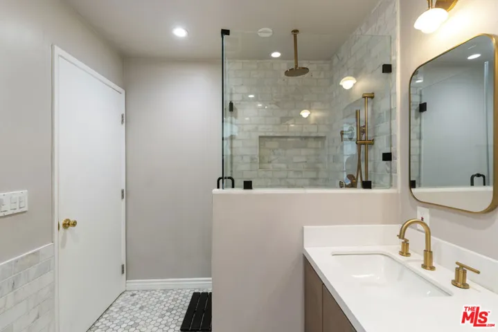 648 Wilcox Avenue, Los Angeles, California 90004