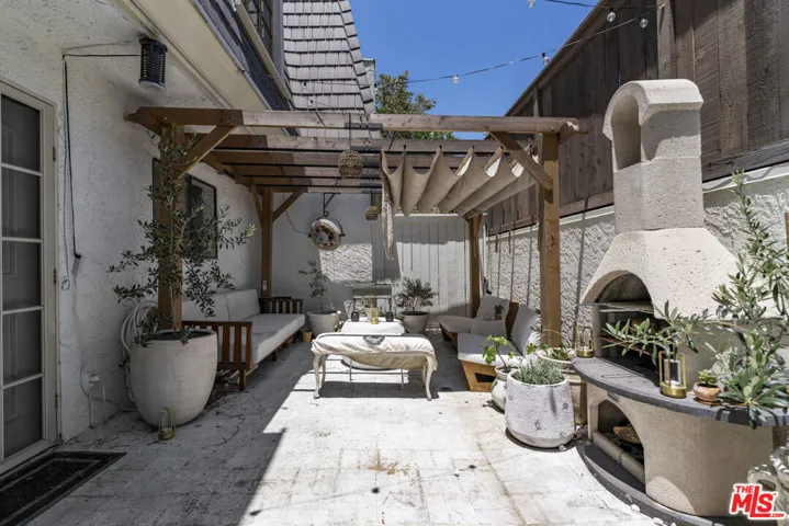 648 Wilcox Avenue, Los Angeles, California 90004