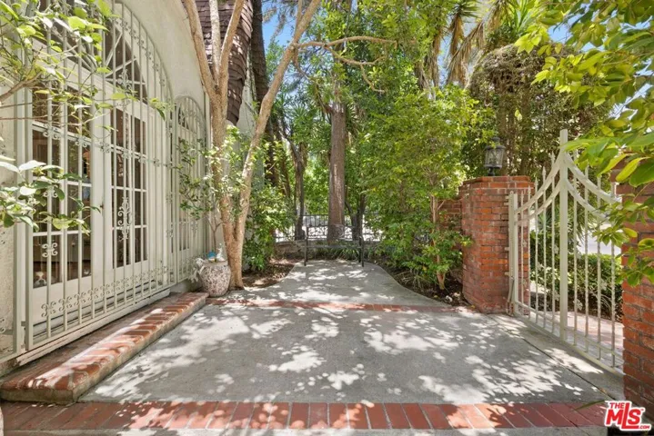187 N Citrus Avenue, Los Angeles, California 90036