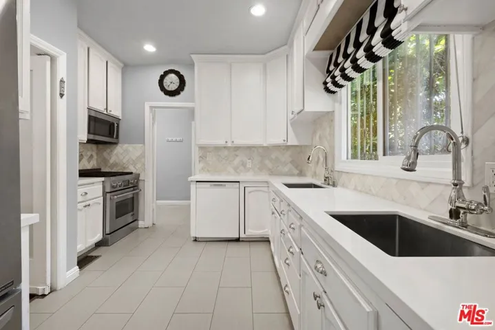 187 N Citrus Avenue, Los Angeles, California 90036