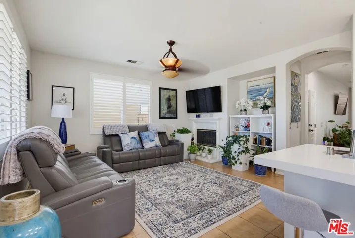 28937 Mirada Circulo, Valencia, California 91354