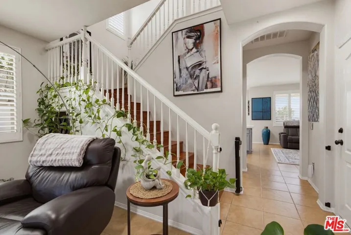 28937 Mirada Circulo, Valencia, California 91354