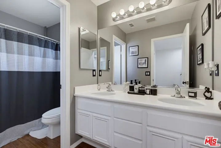 28937 Mirada Circulo, Valencia, California 91354